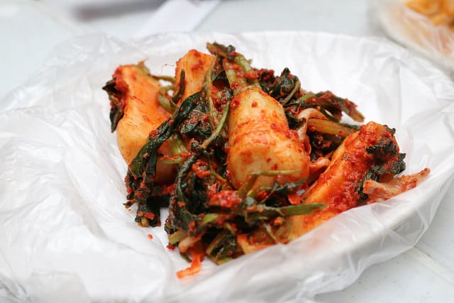 【韓國美食】首爾 廣藏市場 順熙家綠豆煎餅+豬肉餅.元祖麻藥飯捲.謎樣生物海鞘-韓式傳統小吃必吃推薦 - 第24張圖 IMG_3928