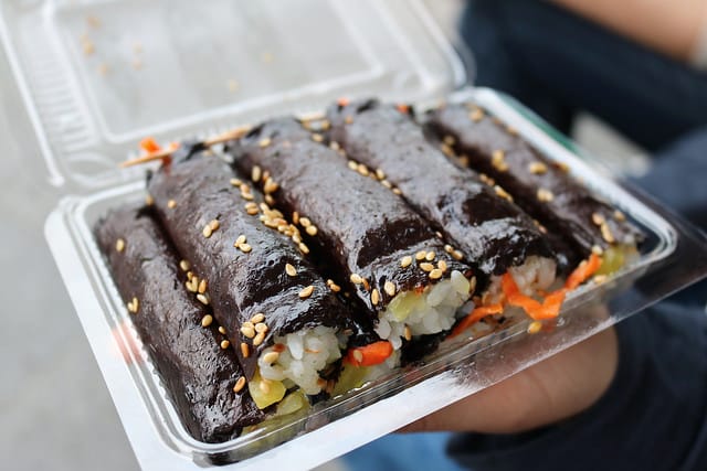 【韓國美食】首爾 廣藏市場 順熙家綠豆煎餅+豬肉餅.元祖麻藥飯捲.謎樣生物海鞘-韓式傳統小吃必吃推薦 - 第35張圖 IMG_3949