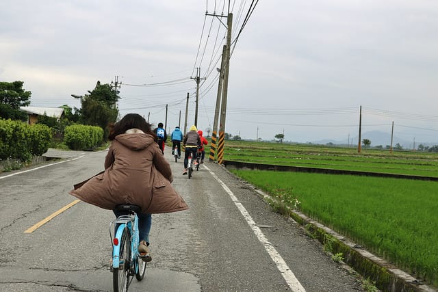 【台東旅遊】跟著鐵人玩台東 三天兩夜花東行-關山環鎮自行車道.關山臭豆腐老店.金花軒卑南包仔店.2016 Ironman 70.3 Taiwan鐵人三項國際邀請賽.黃記蔥油餅.萬家鄉餃子館.鐵花村 - 第8張圖 IMG_9057