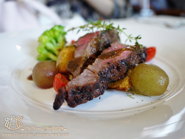 台南轉角corner 西餐 牛排 義大利麵 商業午餐 奇奇一起玩樂趣