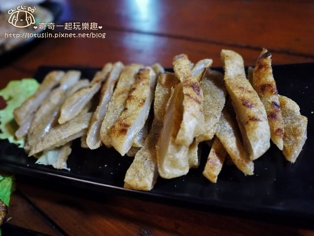 台南 府城騷烤家 宵夜美食-串燒．啤酒．小酌　純木炭燒烤 近火車站聚餐好所在