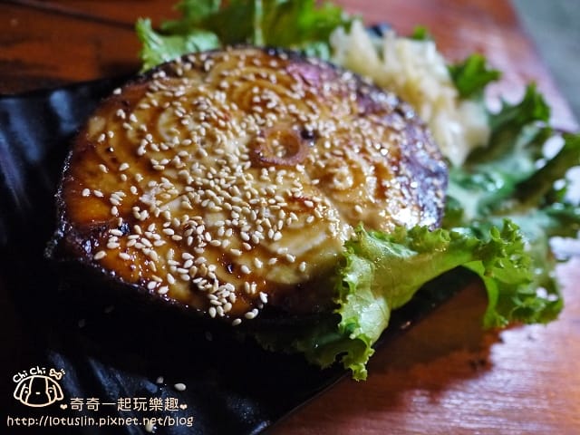 台南 府城騷烤家 宵夜美食-串燒．啤酒．小酌　純木炭燒烤 近火車站聚餐好所在
