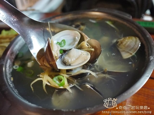 台南 府城騷烤家 宵夜美食-串燒．啤酒．小酌　純木炭燒烤 近火車站聚餐好所在