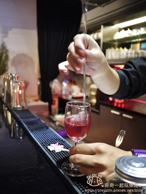 台南 Mumu小巴黎 小酌空間調酒推薦！獨家迪士尼系列特調 試賣優惠中