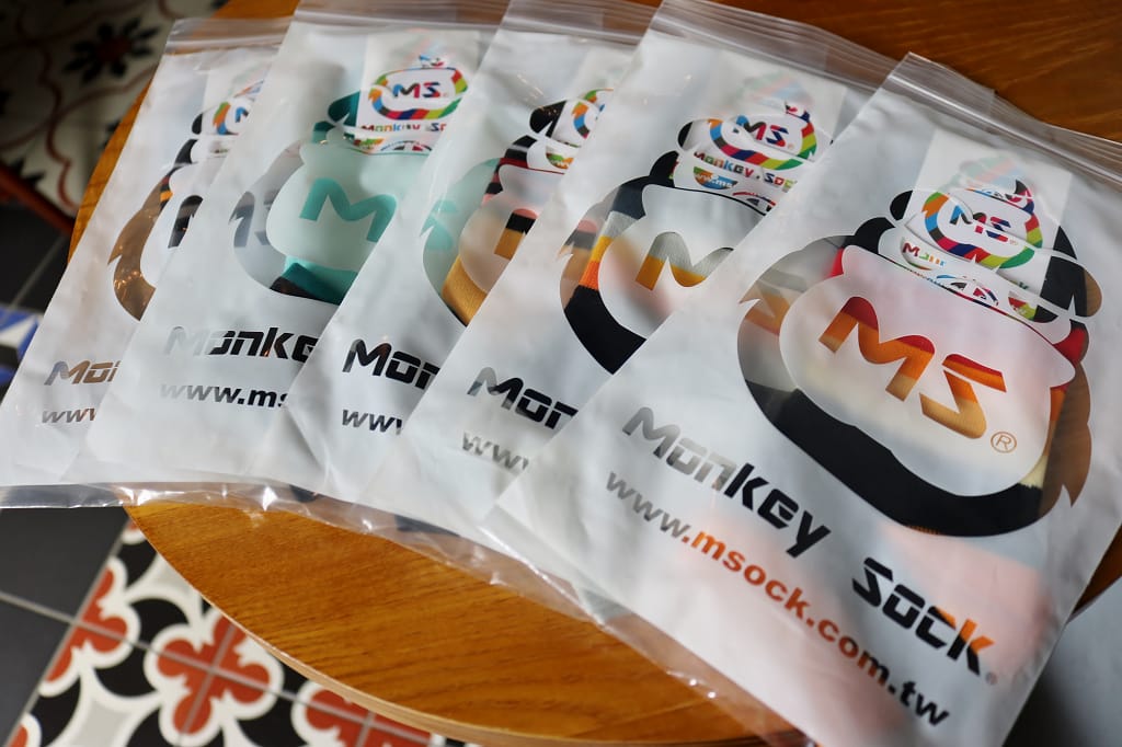 穿搭｜Monkey Sock多彩襪專賣 看心情穿襪子．繽紛生活