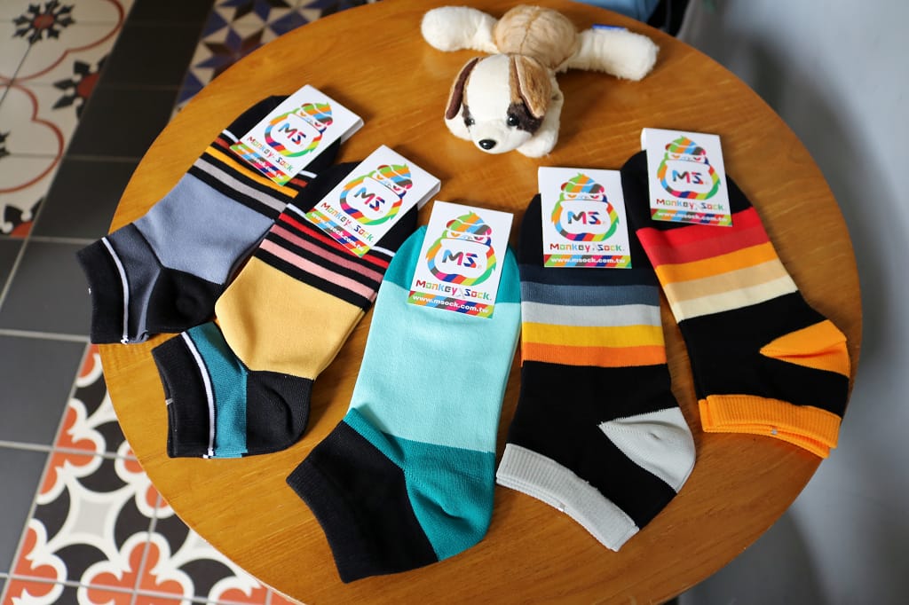 穿搭｜Monkey Sock多彩襪專賣 看心情穿襪子．繽紛生活