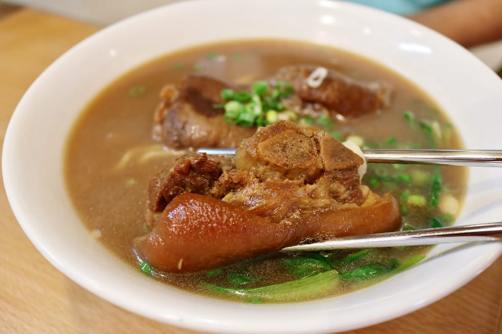 台南|東豐亭 台企牛肉麵(長榮店) 紅燒牛肉麵 - 第8張圖 台南|東豐亭 台企牛肉麵(長榮店) 紅燒牛肉麵