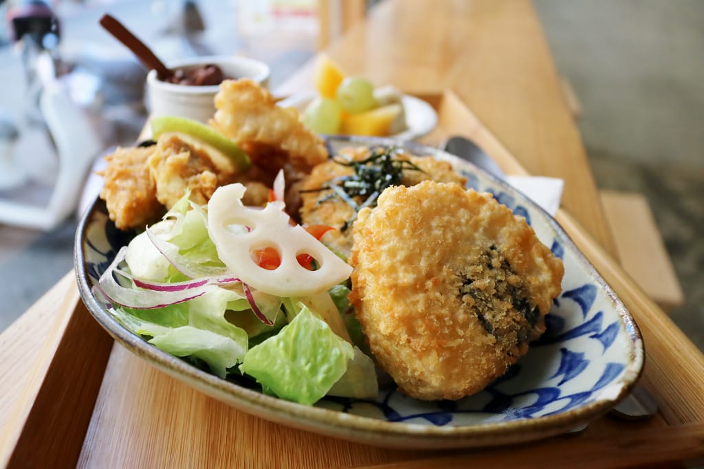 台南｜熨斗目花珈琲珈哩cafe WUDAO 新美街早午餐．少女心噴發的大理石蛋糕