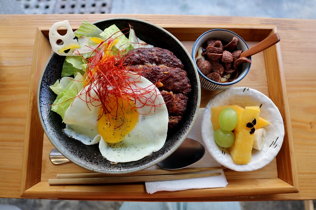 台南｜熨斗目花珈琲珈哩cafe WUDAO 新美街早午餐．少女心噴發的大理石蛋糕