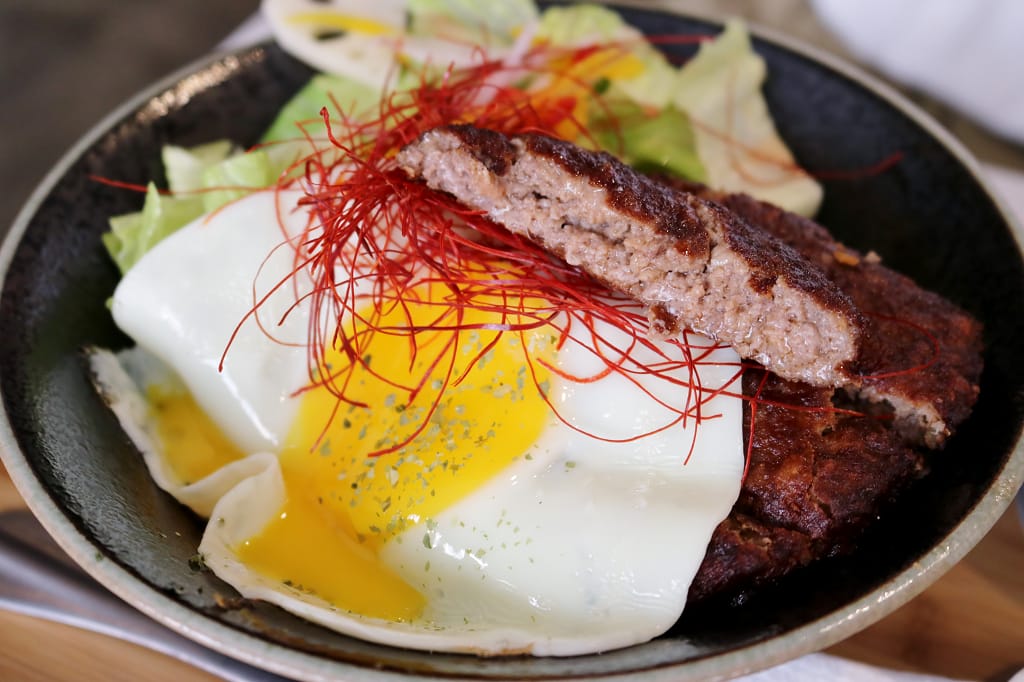 台南｜熨斗目花珈琲珈哩cafe WUDAO 新美街早午餐．少女心噴發的大理石蛋糕