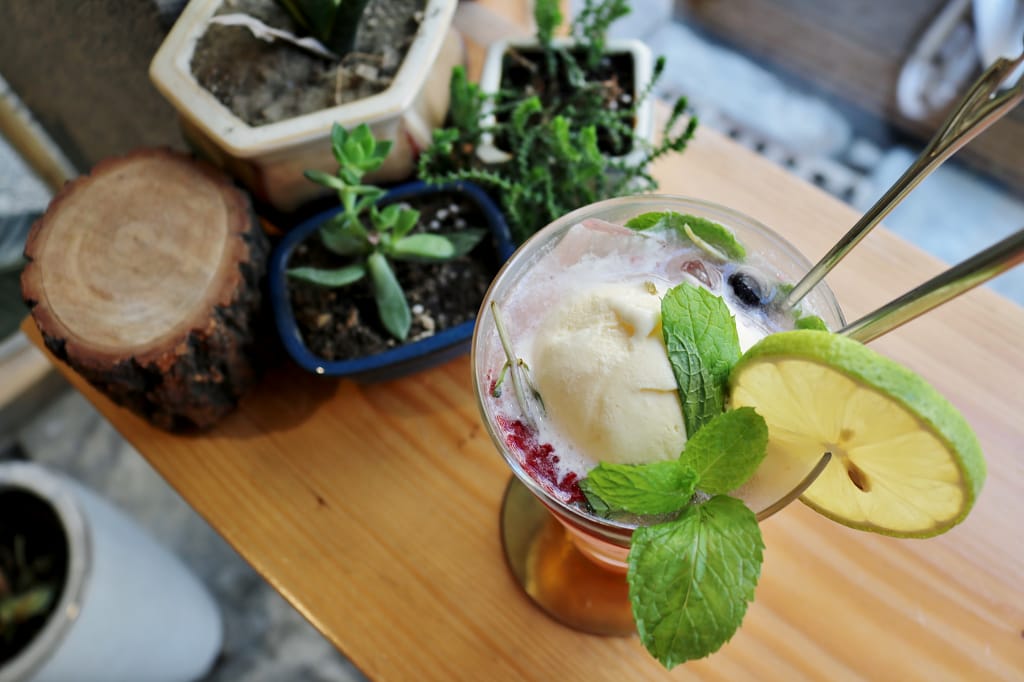 台南｜熨斗目花珈琲珈哩cafe WUDAO 新美街早午餐．少女心噴發的大理石蛋糕