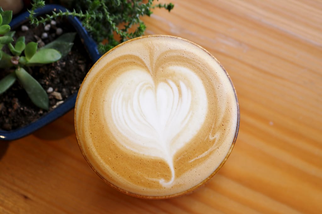 台南｜熨斗目花珈琲珈哩cafe WUDAO 新美街早午餐．少女心噴發的大理石蛋糕