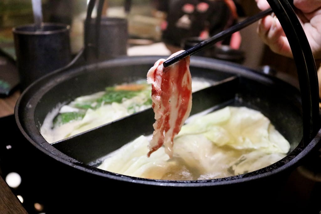 台北｜椰蘶 椰子雞鍋物 清甜椰子雞湯．特色火鍋推薦