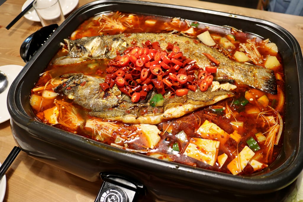 台北｜滿漢鱸魚 美味重慶烤魚．東區宵夜新選擇