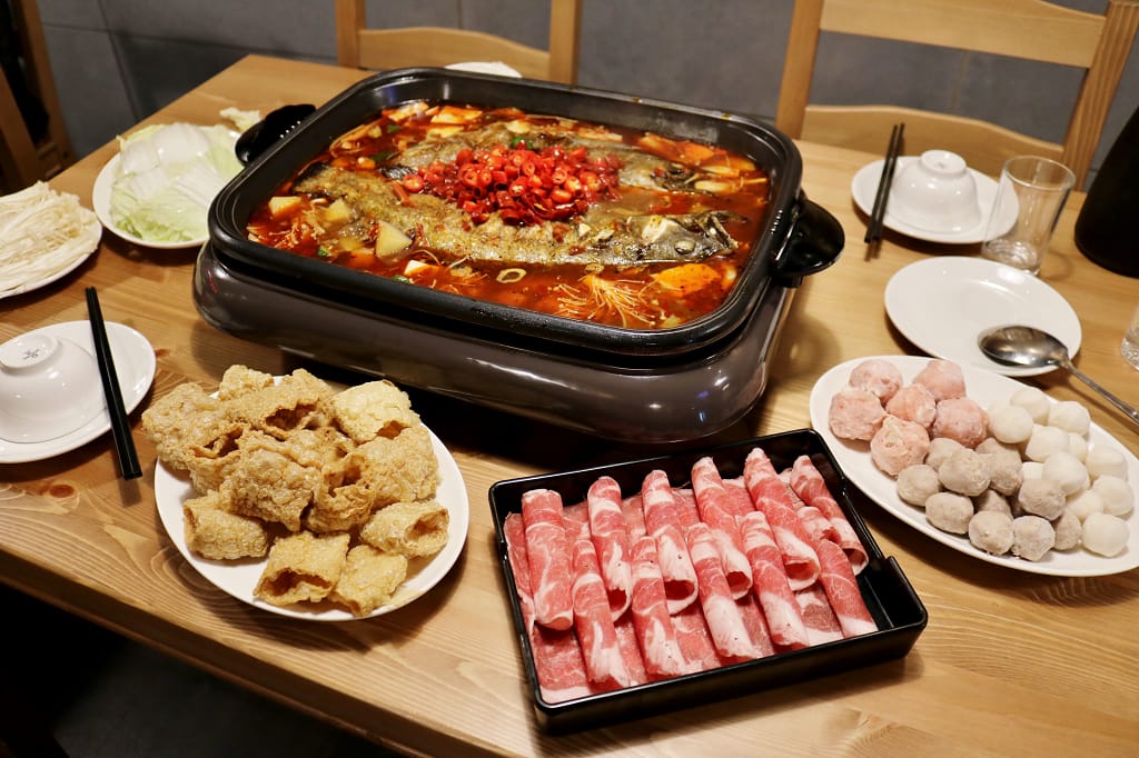 台北｜滿漢鱸魚 美味重慶烤魚．東區宵夜新選擇