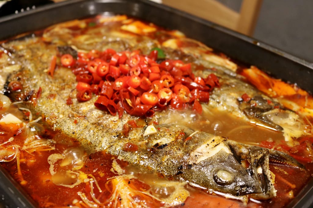台北｜滿漢鱸魚 美味重慶烤魚．東區宵夜新選擇