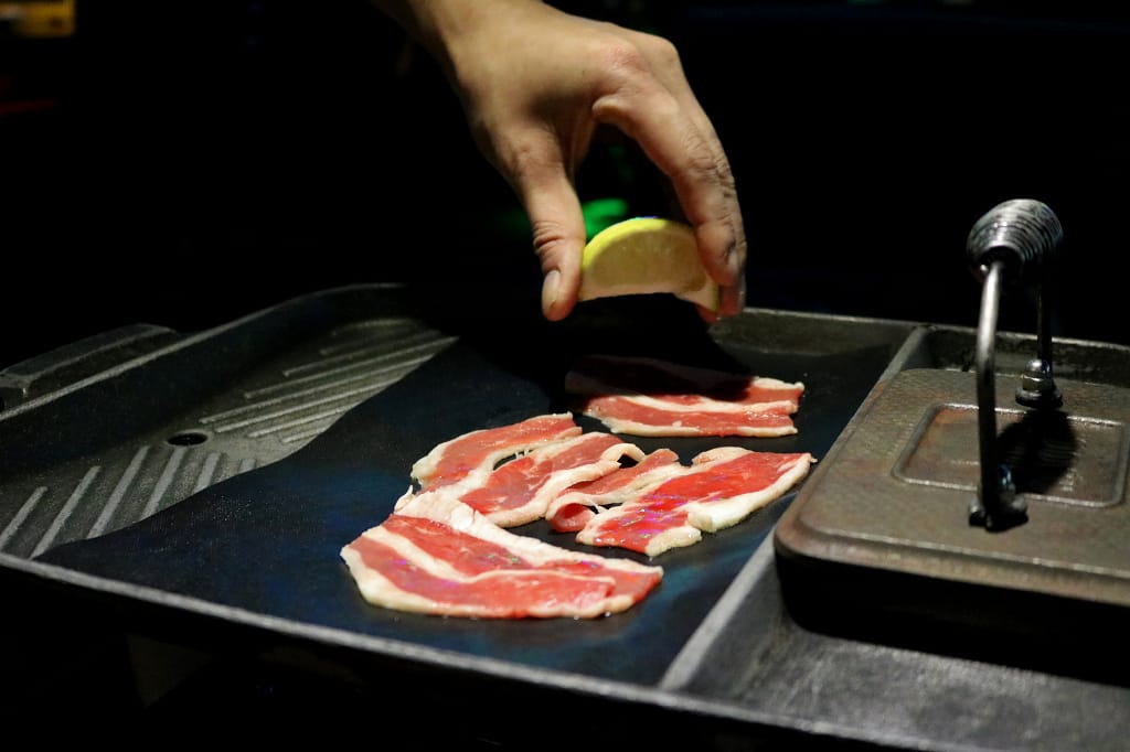 台北｜皇上吉饗 極品唐風燒肉 東區夜店風．大安區燒肉吃到飽