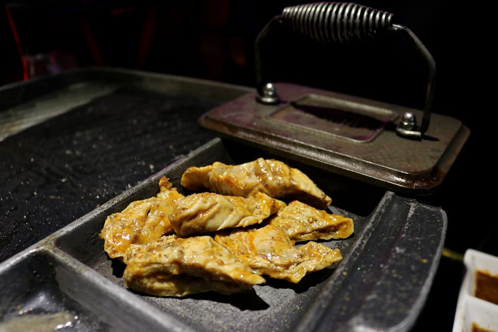 台北｜皇上吉饗 極品唐風燒肉 東區夜店風．大安區燒肉吃到飽