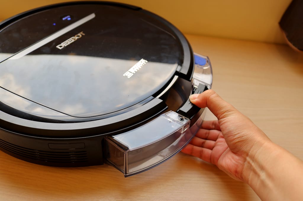 開箱｜ECOVACS 掃地機器人DEEBOT OZMO 600 掃、吸、拖三合一．居家清潔好幫手