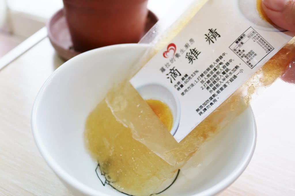 宅配｜蘿拉的養生廚房 烏骨雞原味滴雞精 小包裝方便食用．孝敬長輩伴手禮．坐月子養生必喝
