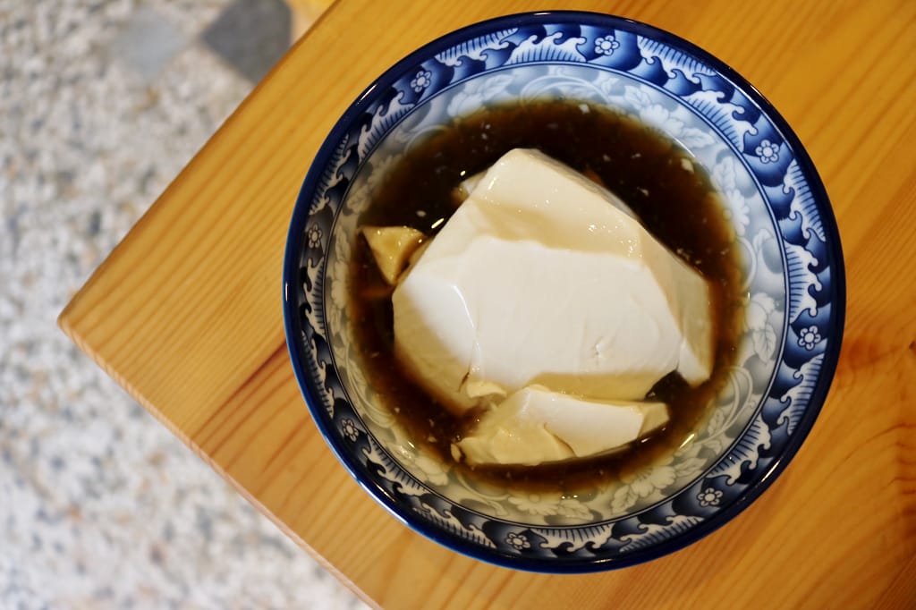台南｜南國黃豆 豆花．豆漿專賣 鹽滷製法．傳統小吃推薦
