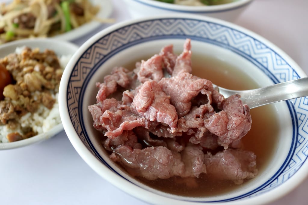 台南|阿寶牛肉湯 晚上也喝得到的溫體牛牛肉湯.美食應援團採訪店家 - 第6張圖 台南|阿寶牛肉湯 晚上也喝得到的溫體牛牛肉湯.美食應援團採訪店家
