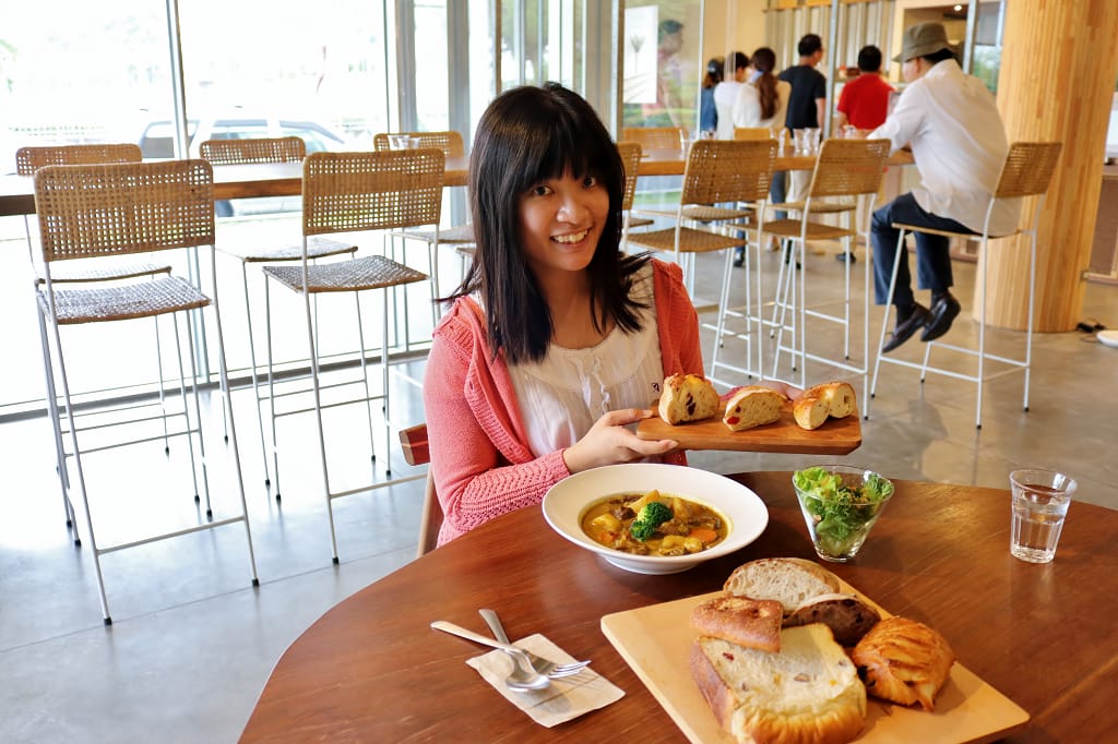 台南｜RÜSKASA X H.G(台南健康店) 好擠麵包聯名咖啡館 安平早午餐推薦．美味窯烤麵包出爐囉~