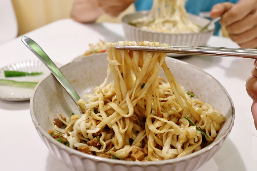 台南|來麵室 麵食專賣 牛肉麵.餛飩麵.榨菜肉絲麵.炸醬麵 - 第12張圖 台南|來麵室 麵食專賣 牛肉麵.餛飩麵.榨菜肉絲麵.炸醬麵