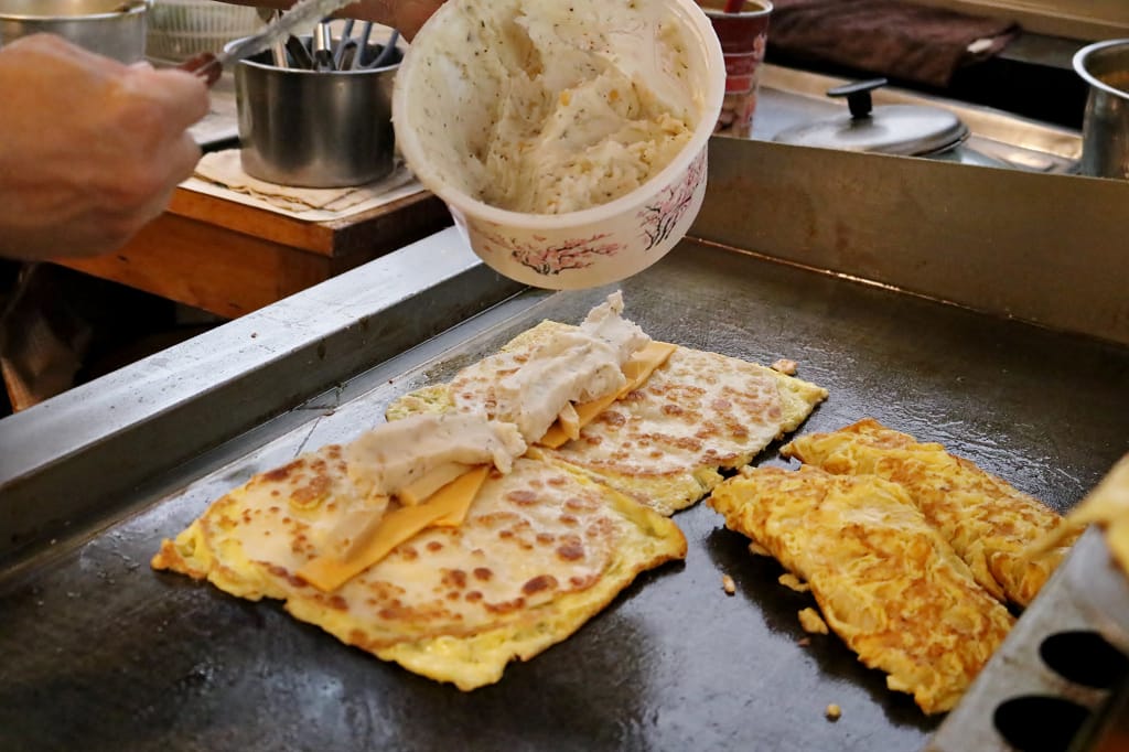 台南|少爺手作蛋餅專賣(勝利店) 食尚玩家報導.創意蛋餅.早餐推薦 - 第10張圖 台南|少爺手作蛋餅專賣(勝利店) 食尚玩家報導.創意蛋餅.早餐推薦