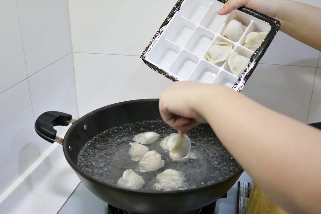 宅配|台中逢甲鎮新記 手工水餃 大白菜水餃・韓式泡菜水餃推薦 - 第5張圖 宅配|台中逢甲鎮新記 手工水餃 大白菜水餃・韓式泡菜水餃推薦