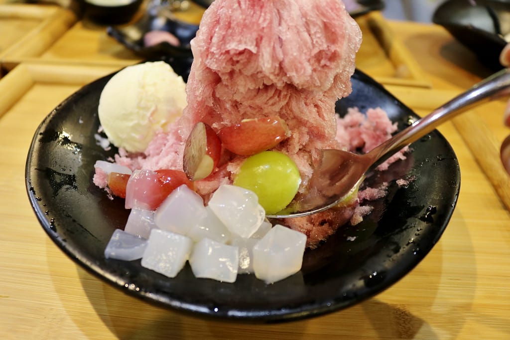 日本｜沖繩 アイスオアシス ICE Oasis 國際通必吃甜點推薦．沖繩限定紅芋雪綿冰