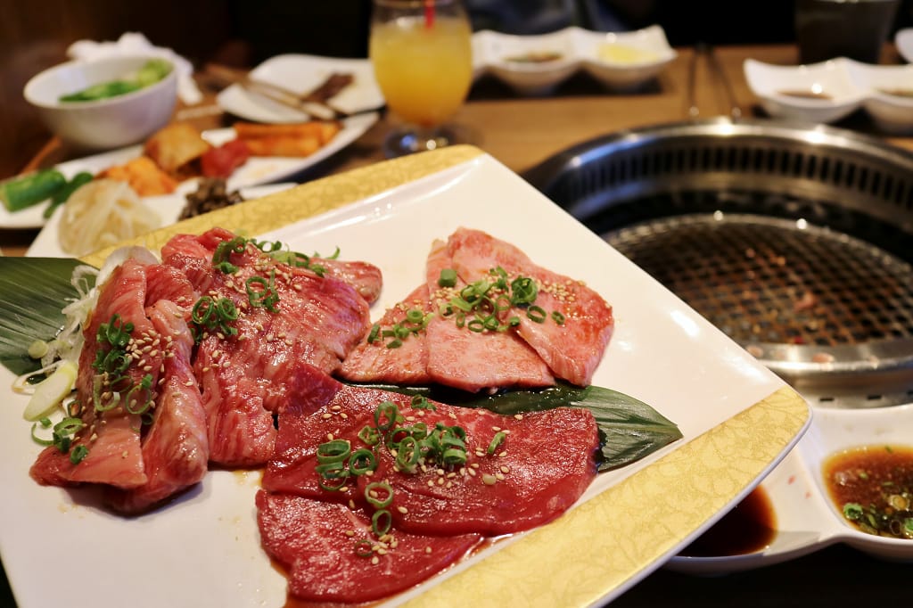 日本|沖繩 Roins 焼肉レストラン ロインズ 那霸黑毛和牛人氣燒肉店.國際通必吃美食 - 第1張圖 日本|沖繩 Roins 焼肉レストラン ロインズ 那霸黑毛和牛人氣燒肉店.國際通必吃美食