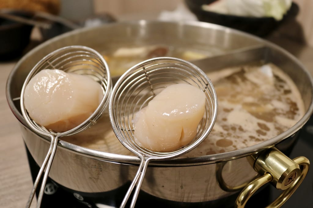 台北｜金鍋盃小火鍋四館(中正店) 冬季必吃！超霸氣海鮮航空母艦鍋．中正紀念堂火鍋推薦