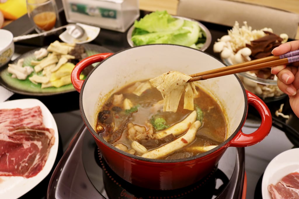 宅配｜蘭姆酒吐司好食市集 懶得煮 麻麻好辣鍋/南洋柯瑞鍋-狂野開趴組 在家也能享受豪華火鍋大餐