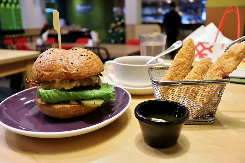 台北｜費尼餐廳歡樂會Fanier(瑞光門市) 內湖美式餐廳．內科美食．牛肉漢堡推薦