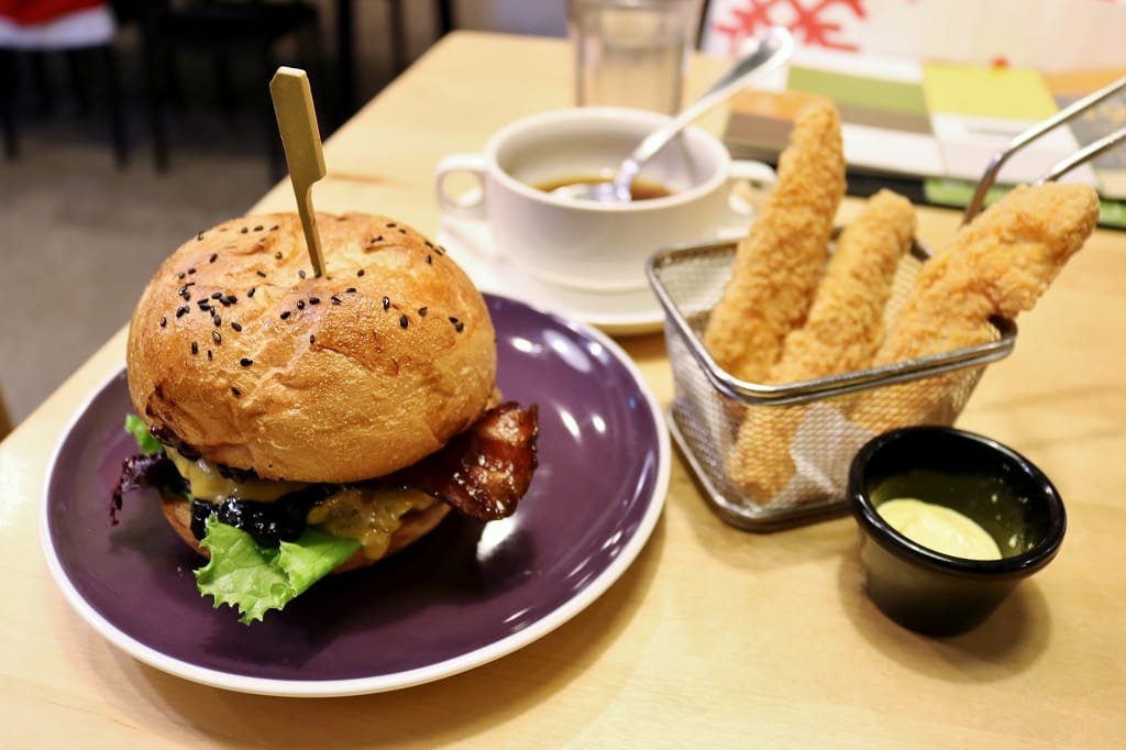 台北｜費尼餐廳歡樂會Fanier(瑞光門市) 內湖美式餐廳．內科美食．牛肉漢堡推薦
