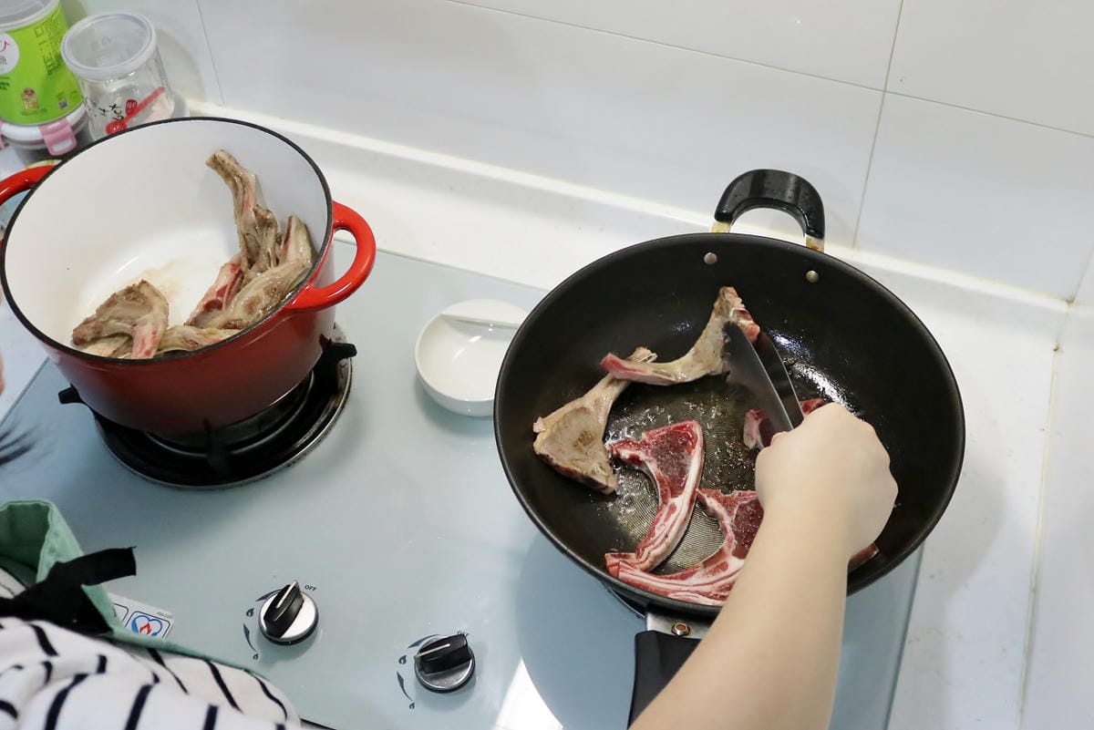 開箱|鍋寶歐風琺瑯鑄鐵鍋24CM+蒸籠開箱 零失敗料理推薦 - 第8張圖 開箱|鍋寶歐風琺瑯鑄鐵鍋24CM+蒸籠開箱 零失敗料理推薦