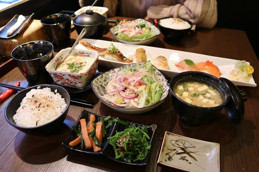 台北|御景日本料理 善導寺美食推薦.創意鮮魚定食.日式和風陶板料理 - 第5張圖 台北|御景日本料理 善導寺美食推薦.創意鮮魚定食.日式和風陶板料理