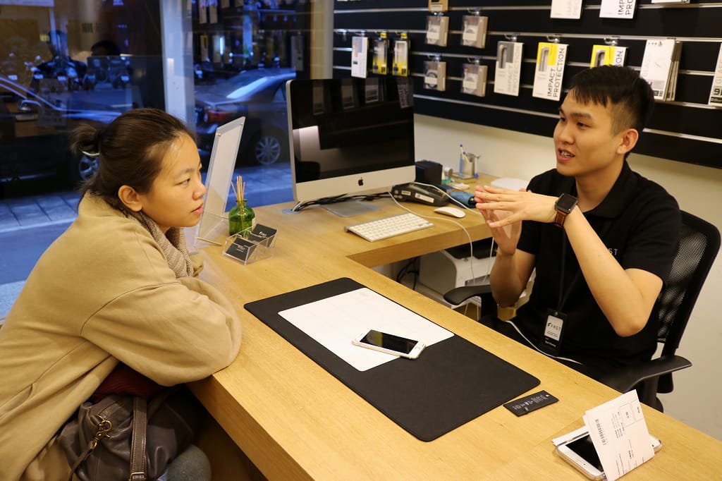台北｜FAST 蘋果快速維修中心 iPhone面板維修 電池更換終生保固