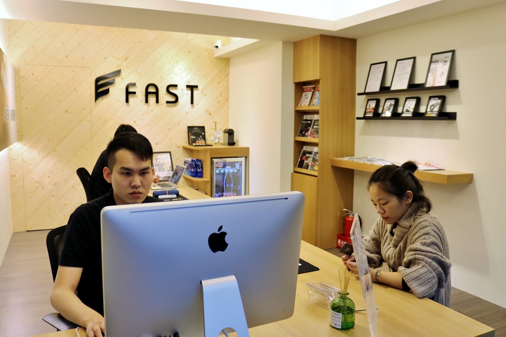 台北｜FAST 蘋果快速維修中心 iPhone面板維修 電池更換終生保固