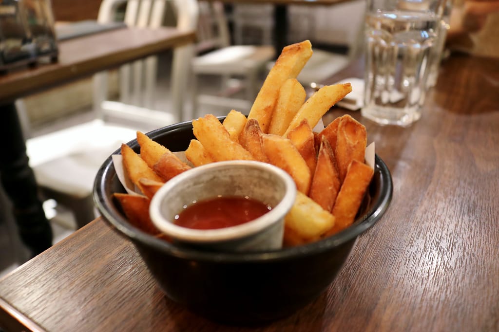 台北|Selfish Burger 喀漢堡 二訪 期間限定 創意麻辣拉麵漢堡.花生醬漢堡 - 第5張圖 台北|Selfish Burger 喀漢堡 二訪 期間限定 創意麻辣拉麵漢堡.花生醬漢堡