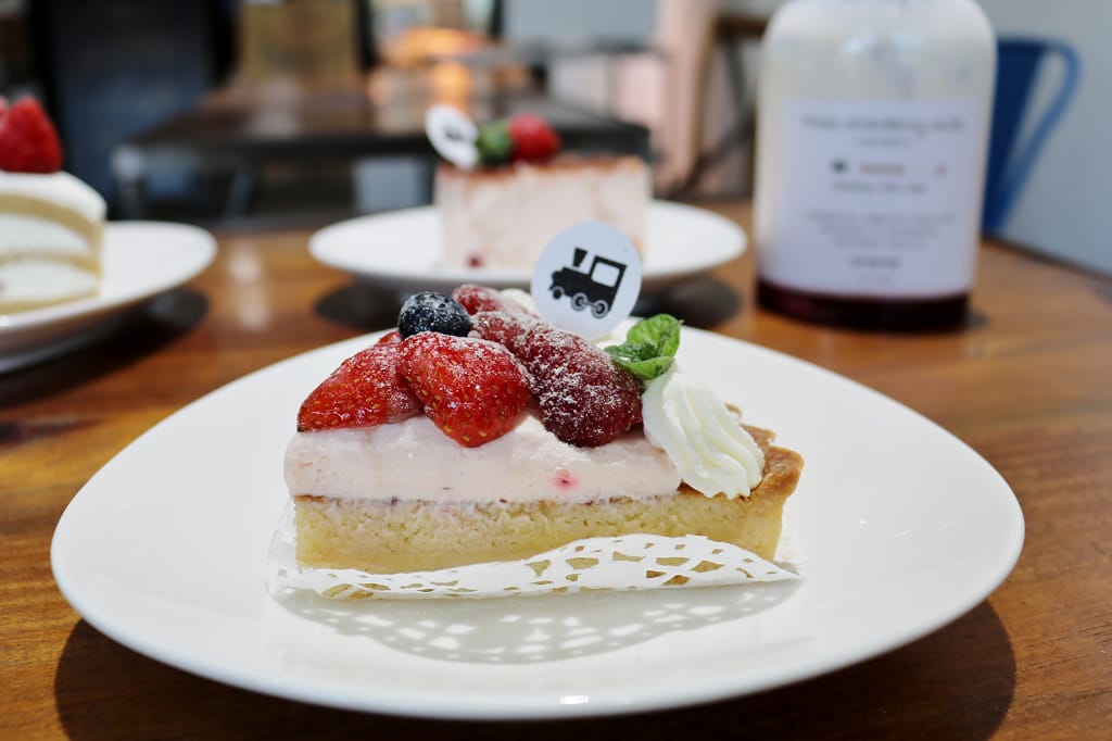 宜蘭｜Café slow train 小火車咖啡館 幸福草莓季 草莓牛奶．草莓甜點
