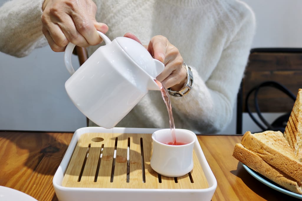 宜蘭｜Café slow train 小火車咖啡館 幸福草莓季 草莓牛奶．草莓甜點