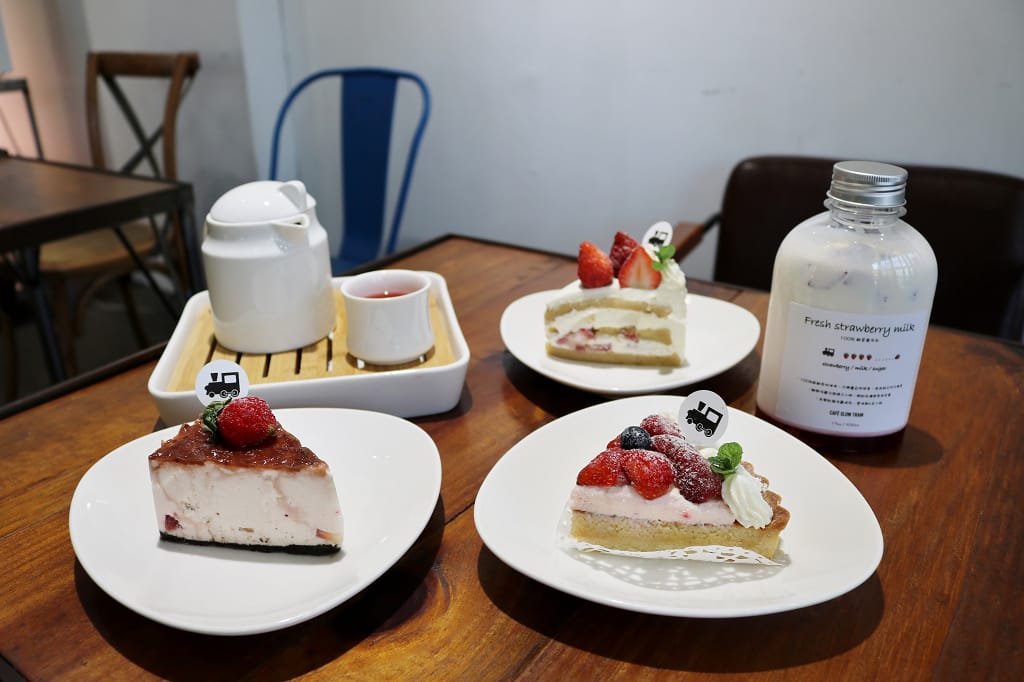宜蘭｜Café slow train 小火車咖啡館 幸福草莓季 草莓牛奶．草莓甜點