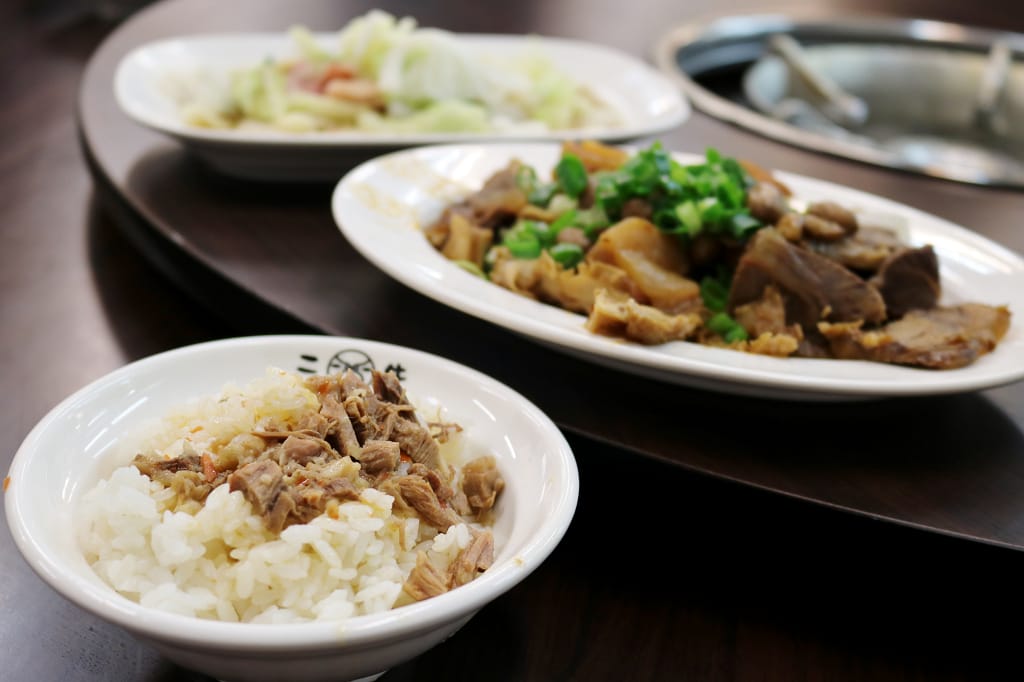 台南|二牛牛肉湯 24小時營業.安平溫體牛牛肉湯 - 第6張圖 台南|二牛牛肉湯 24小時營業.安平溫體牛牛肉湯
