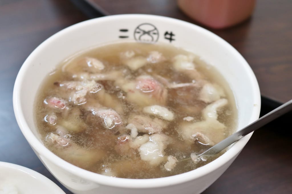 台南|二牛牛肉湯 24小時營業.安平溫體牛牛肉湯 - 第7張圖 台南|二牛牛肉湯 24小時營業.安平溫體牛牛肉湯