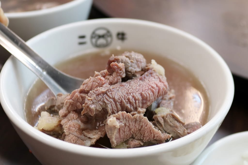 台南|二牛牛肉湯 24小時營業.安平溫體牛牛肉湯 - 第5張圖 台南|二牛牛肉湯 24小時營業.安平溫體牛牛肉湯