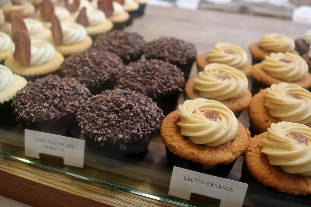 新加坡｜Plain Vanilla Bakery 中峇魯文青咖啡廳．杯子蛋糕