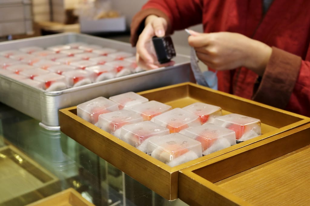 台北｜滋養豆餡舖 季節限定草莓大福 迪化街六十年老字號日式和菓子