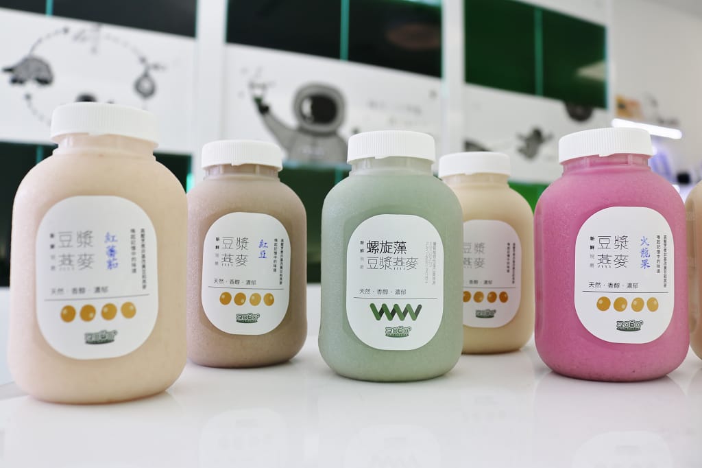 台南|2060太空吧 螺旋綠藻創意飲品.豆漿燕麥 - 第16張圖 台南|2060太空吧 螺旋綠藻創意飲品.豆漿燕麥
